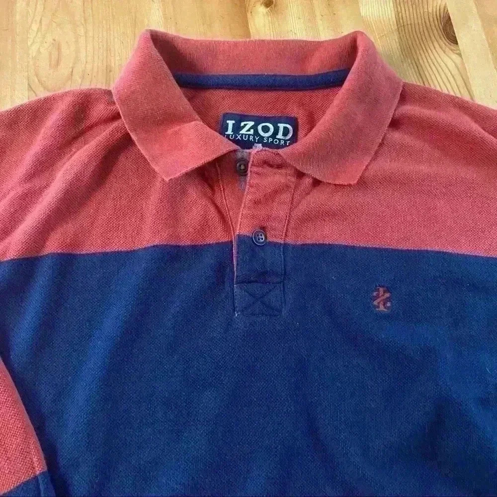 Izod luxury Sport Rugby shirt
Vintage wash 
100% cotton  men XL